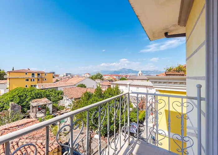 Urban Scene * Σκόδρα